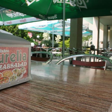 Family Hotel Aurelia Napospart Kültér fotó