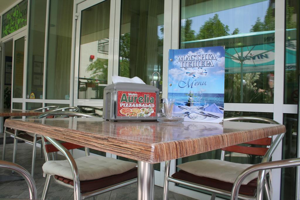 Family Hotel Aurelia Napospart Kültér fotó
