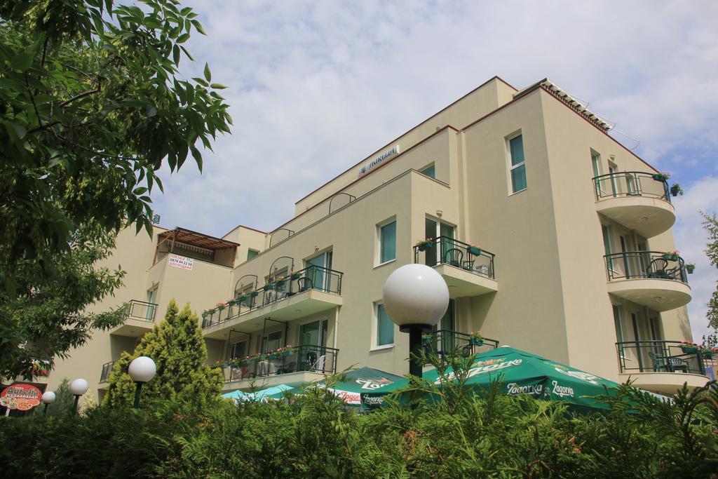 Family Hotel Aurelia Napospart Kültér fotó