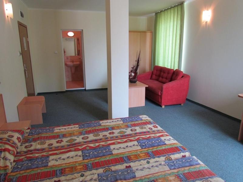 Family Hotel Aurelia Napospart Kültér fotó