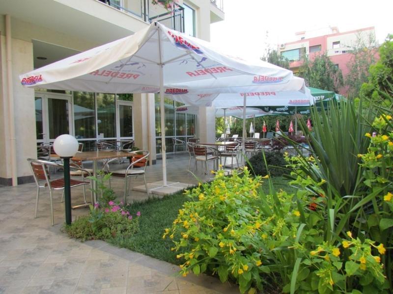 Family Hotel Aurelia Napospart Kültér fotó