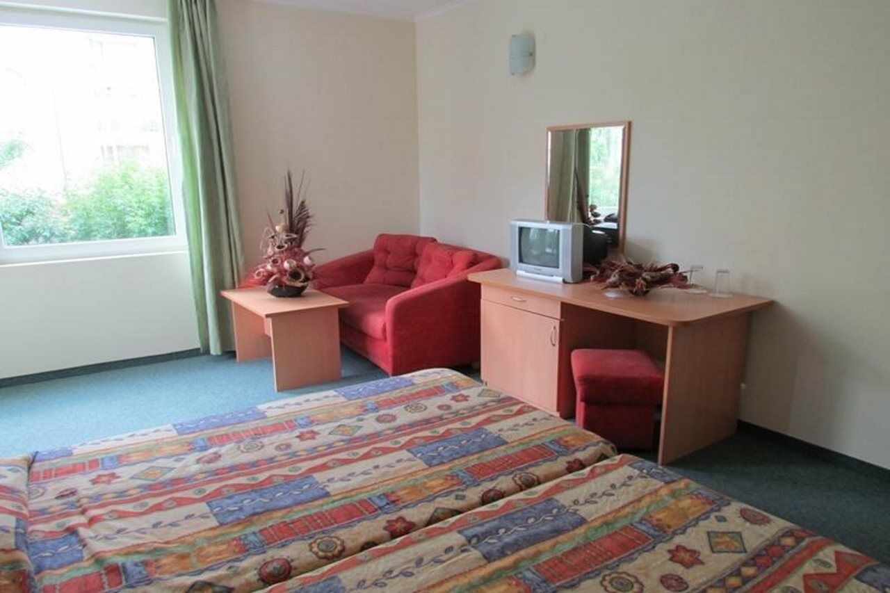 Family Hotel Aurelia Napospart Kültér fotó